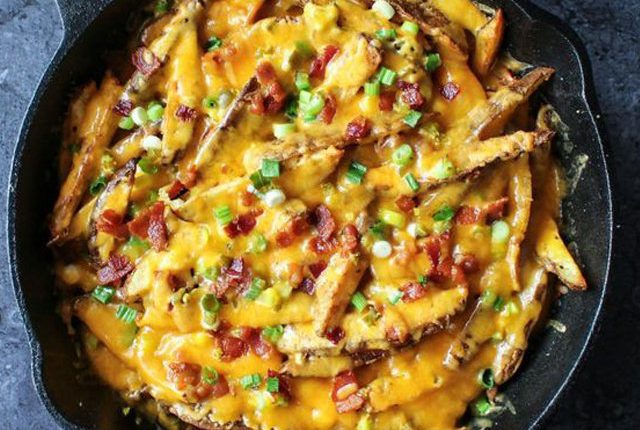 large_Fustany_-_Lifestyle-_kitchen-19-mind-blowing-ways-to-eat-french-fries-skillet-french-fries-with-beef